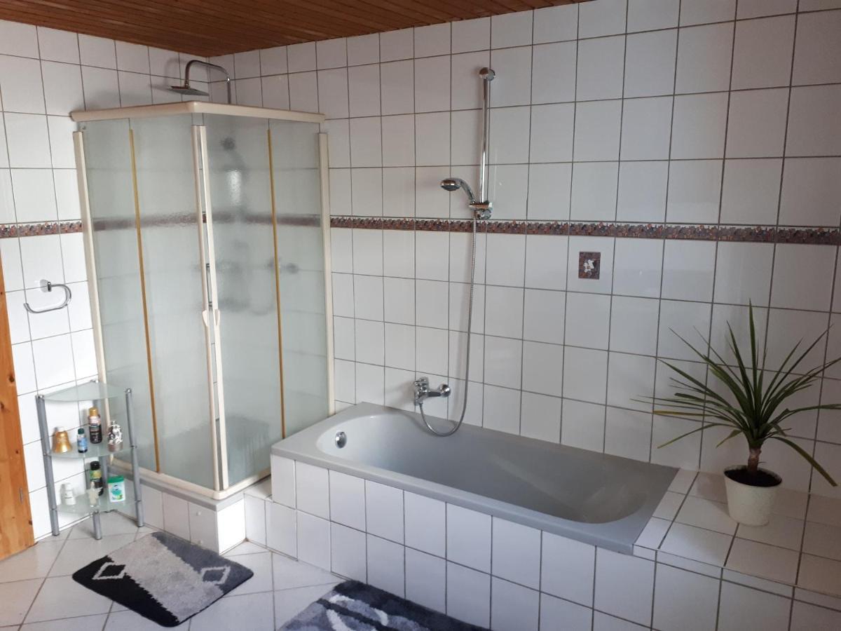 Gaestehaus Moebius Markt Erlbach Экстерьер фото